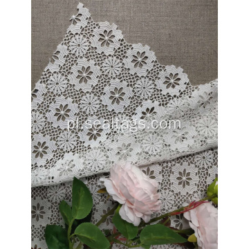Allover Elastic Lace Fabric firmy The Yard